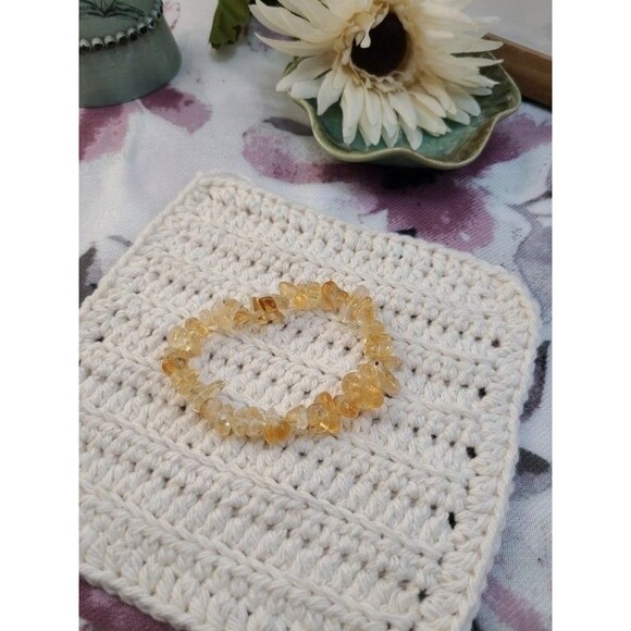 Natural Citrine Gemstone Bracelet | Yellow Crystal Chips | Stretch Jewelry - Picture 1 of 7